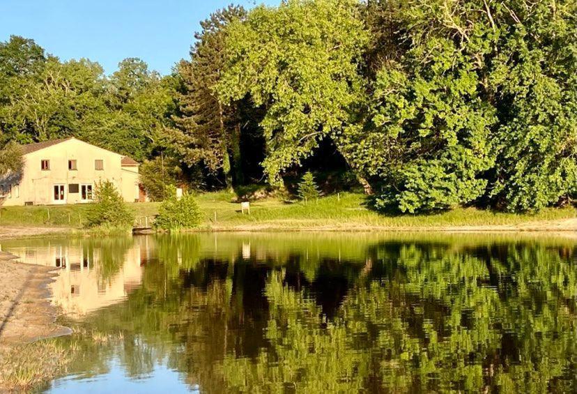 Etang Vallier Resort Brossac Buitenkant foto