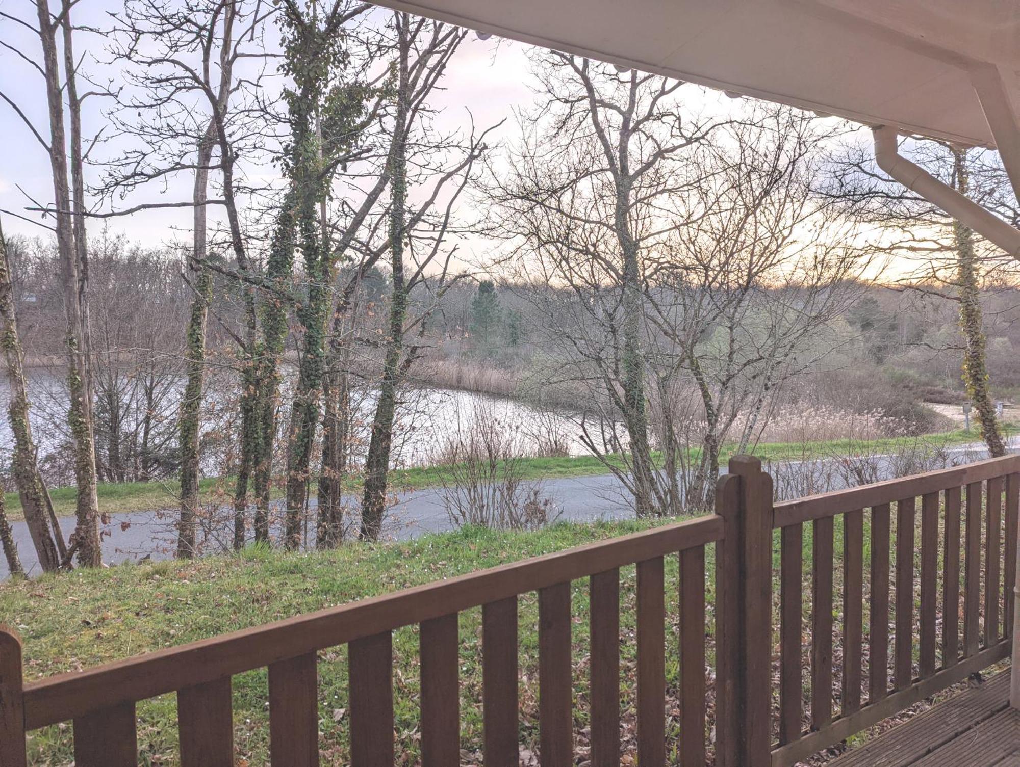 Etang Vallier Resort Brossac Buitenkant foto