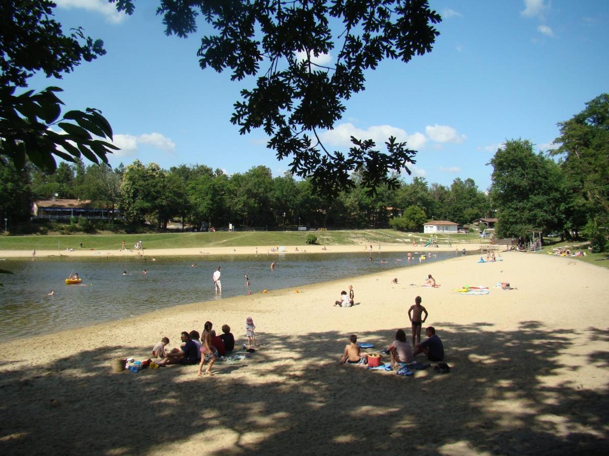 Etang Vallier Resort Brossac Buitenkant foto